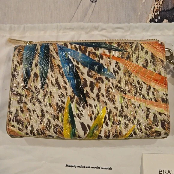 NWT ❣️Brahmin 💎 Daisy Botanic Melbourne Leather Wristlet W/Dustbag Authentic ! - Picture 3 of 8